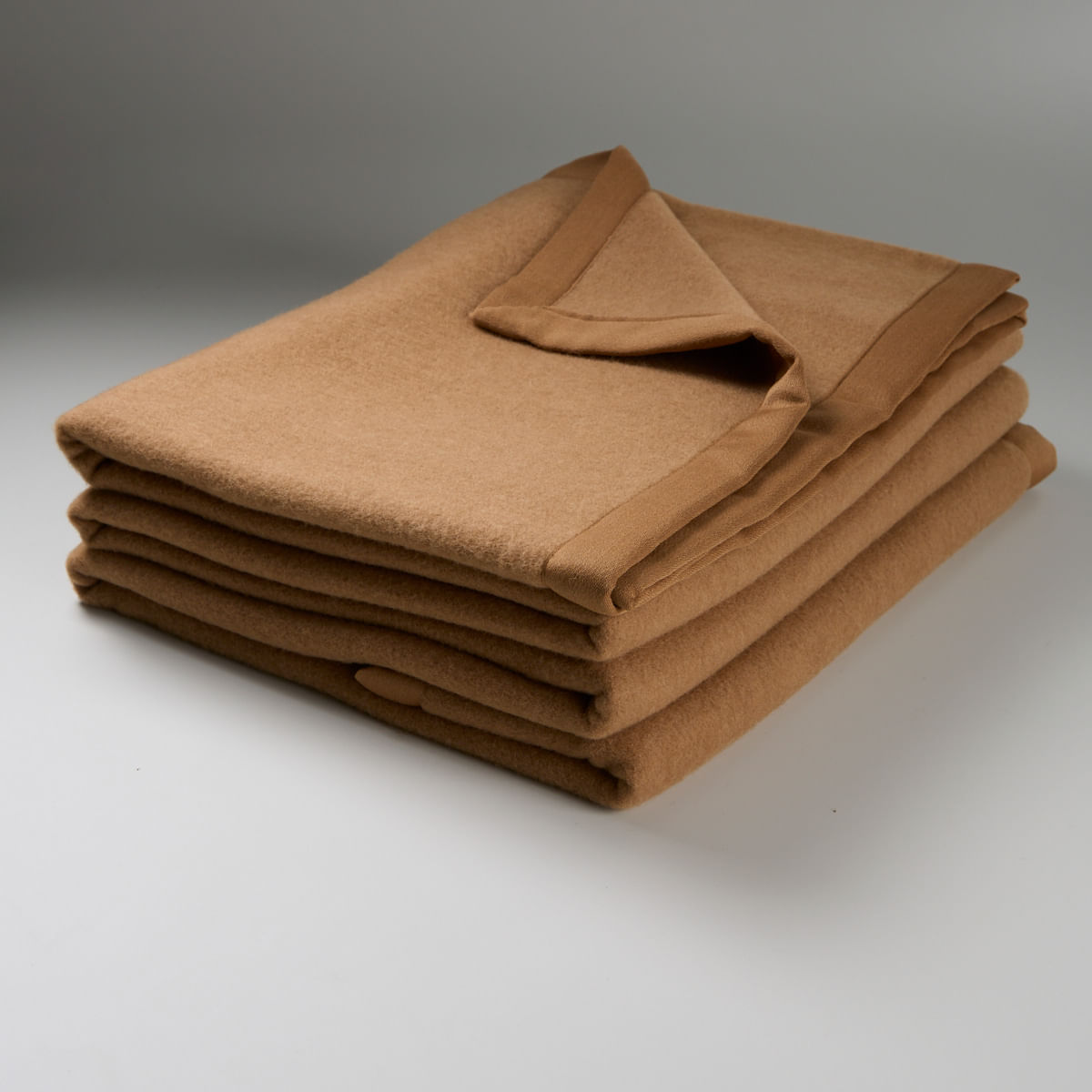 01 04 0100 Cobertor Italiano Alex Camelo 001.jpg